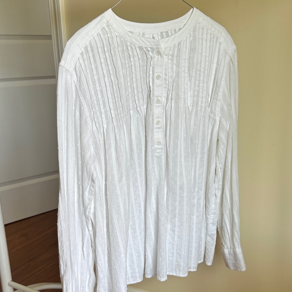 Women's White Textured Button-Up Jacket